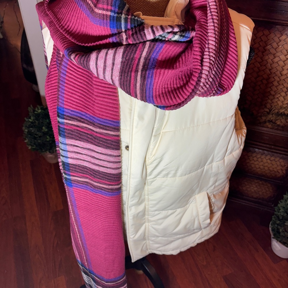 G.H. Bass & Co. Burgundy and Navy Plaid Scarf